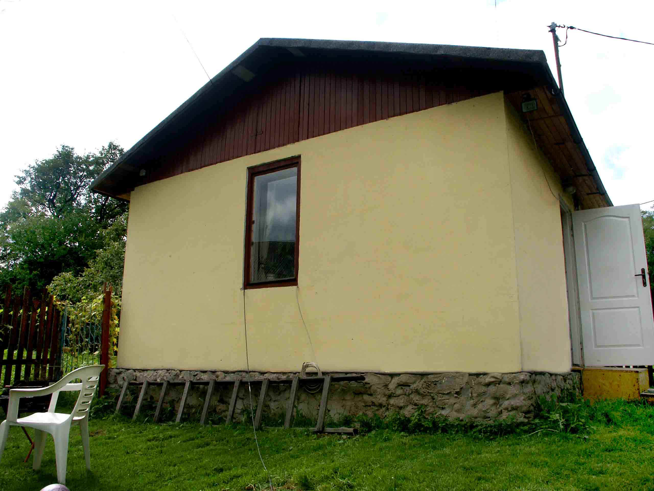 domek2.jpg (167054 bytes)