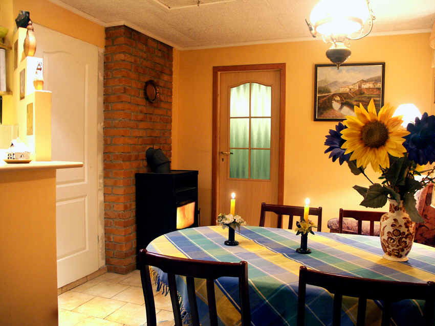 jadalnia kominek.jpg (692306 bytes)